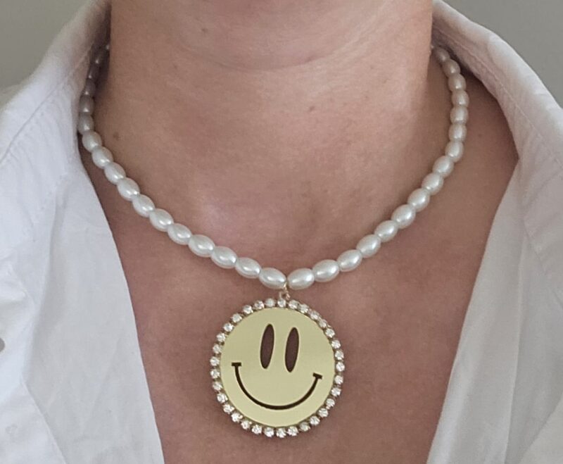 SMILEY ACRYL 4 CM FUN KETTING 40-45 CM