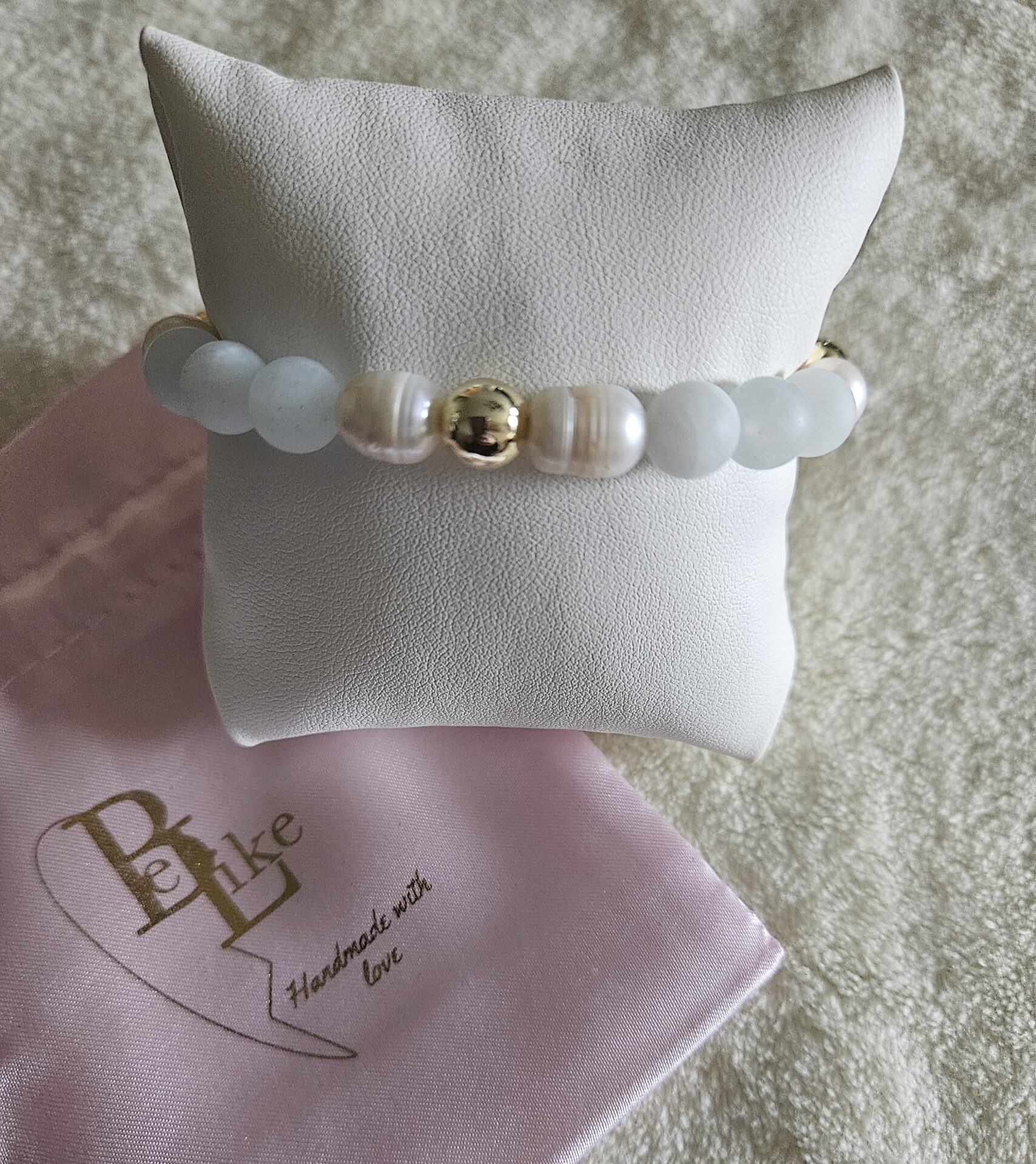 Baby blauw statement ARMBAND 9mm parel sparkling 14kt (kopie)