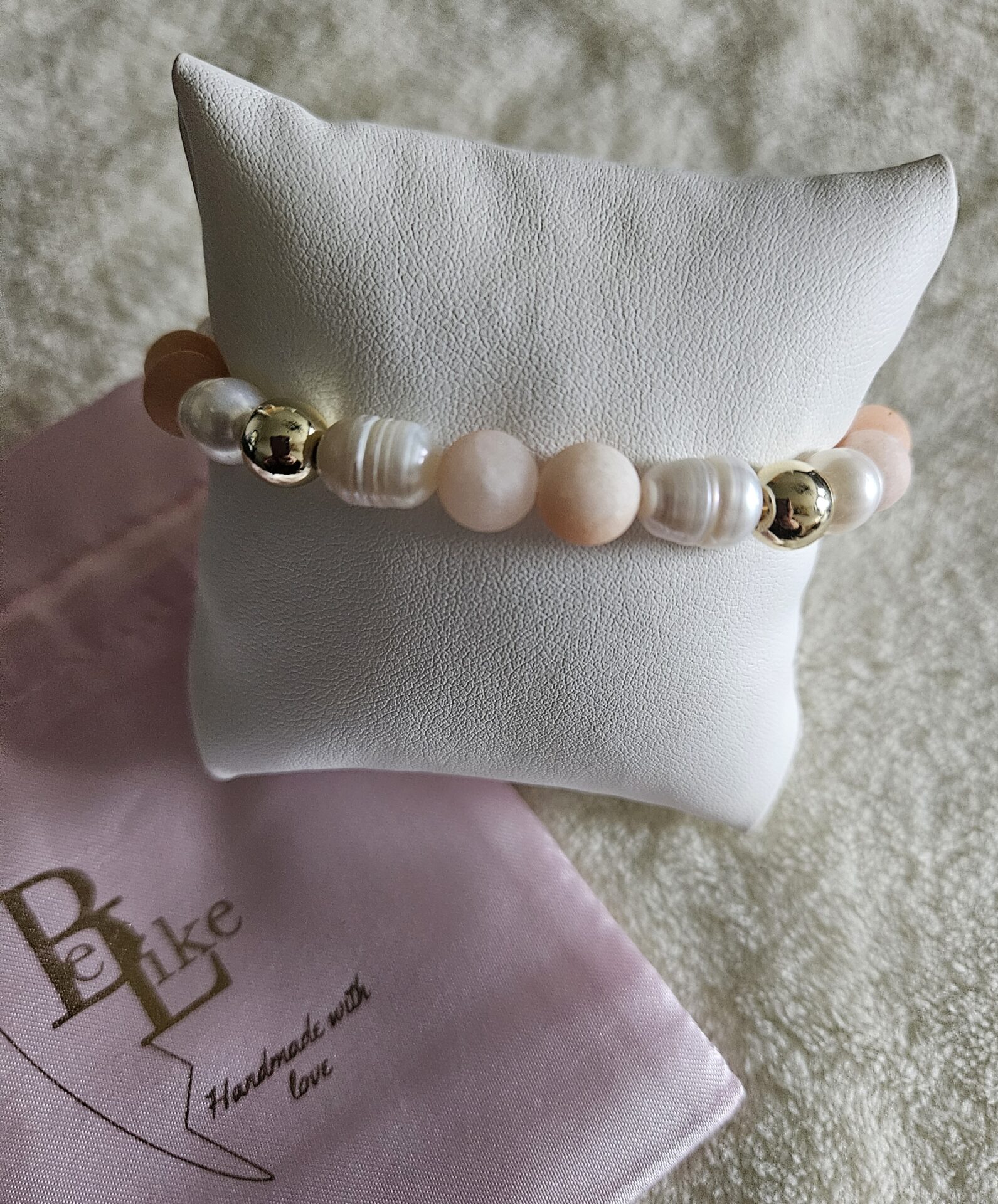 Beige/rose statement ARMBAND 9mm parel sparkling 14kt